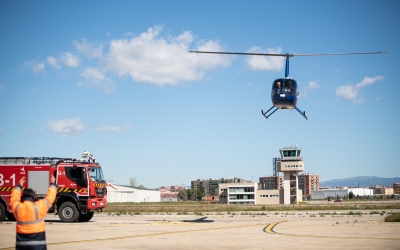 El Robinson 44 Cadet arribant a la pista | Roger Benet